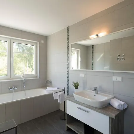 Haus Weitblick Nr 01 Inkl Sauna-schwimmbadnutzung Im Ahoi Sellin *