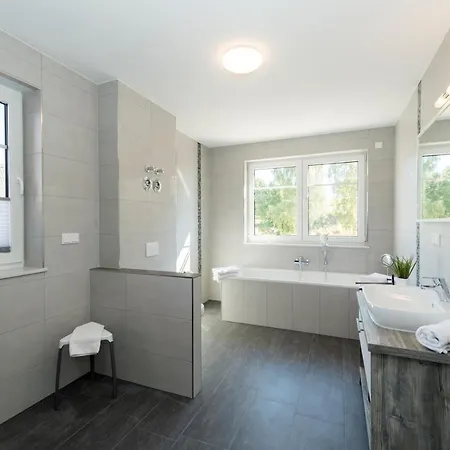 Haus Weitblick Nr 01 Inkl Sauna-schwimmbadnutzung Im Ahoi Sellin Apartment