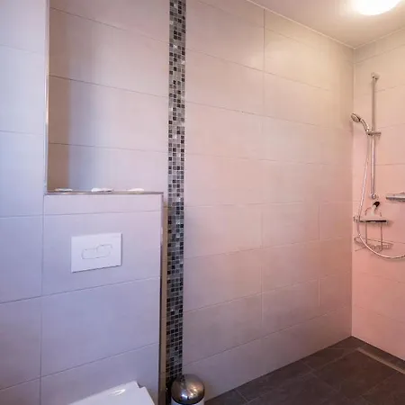 Haus Weitblick Nr 01 Inkl Sauna-schwimmbadnutzung Im Ahoi Sellin